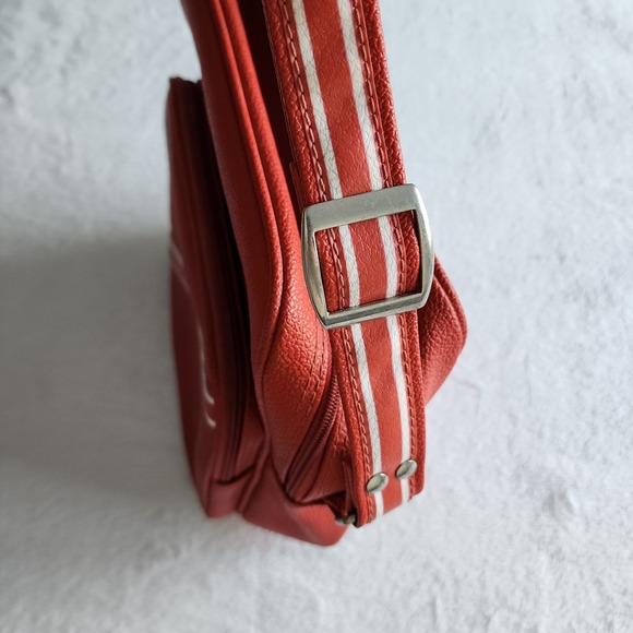 Vintage Samsonite Carry On Shoulder Bag Retro Luggage Red Faux Leather Messenger - Picture 5 of 14